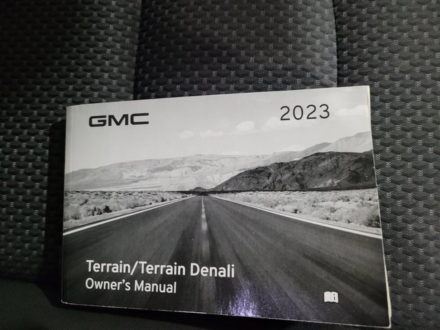 Used 2023 GMC Terrain SLE image 60