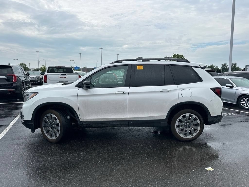 Used 2025 Honda Passport Black Edition image 9