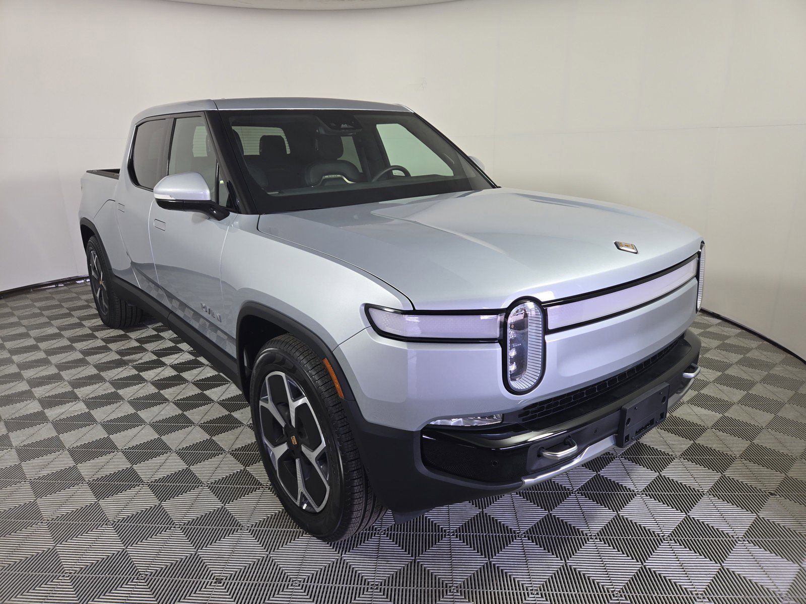 Used 2023 Rivian R1T Adventure image 7