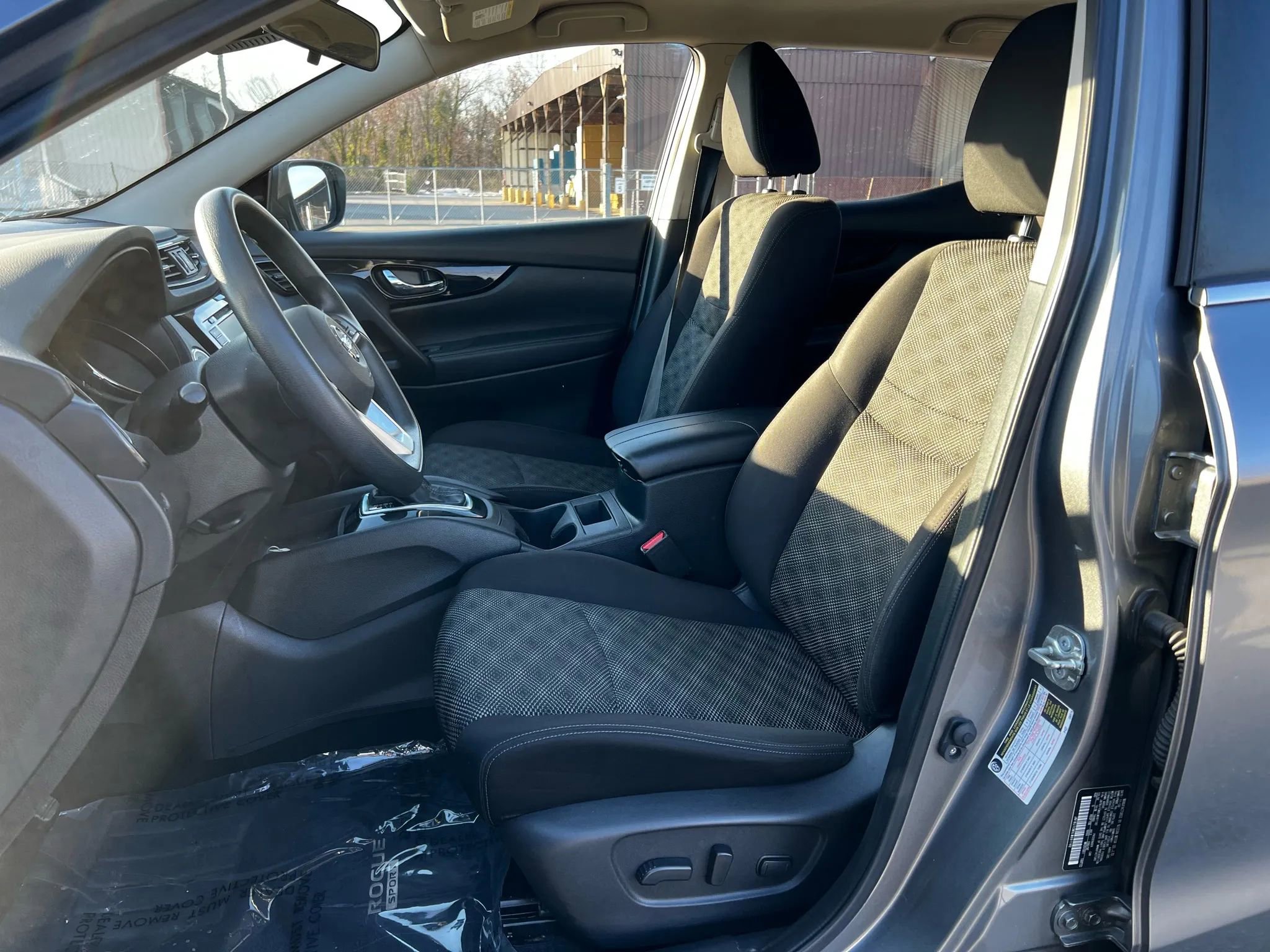 Used 2020 Nissan Rogue Sport SV image 12