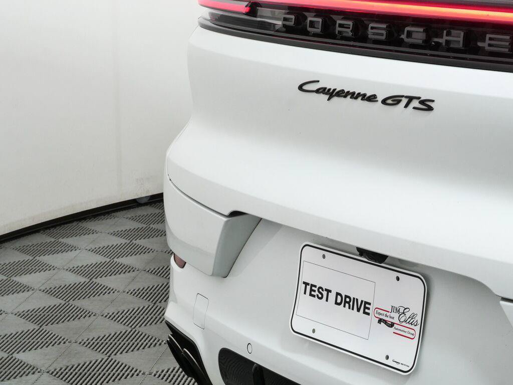 Certified 2025 Porsche Cayenne GTS AWD/4WD image 2