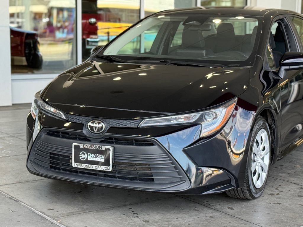 Used 2024 Toyota Corolla LE image 3
