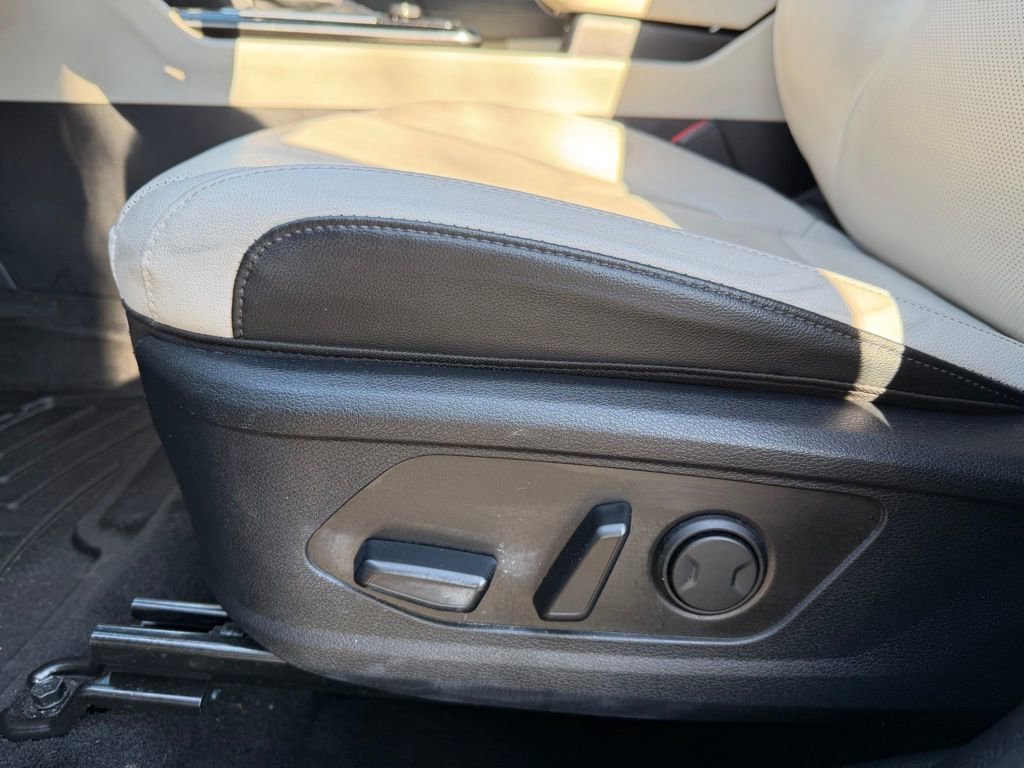 Used 2023 Kia Sportage EX image 19