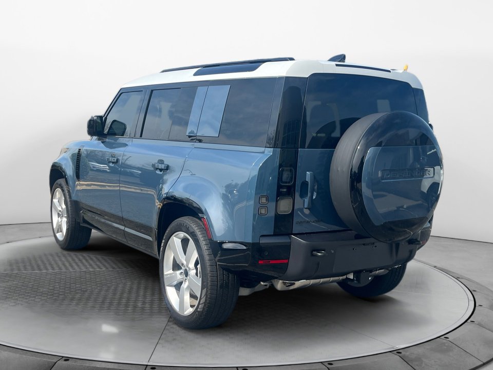 New 2026 Land Rover Defender 110 X-Dynamic SE AWD/4WD image 5