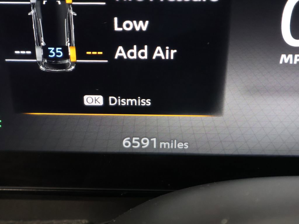 Used 2025 Nissan Kicks SR image 40