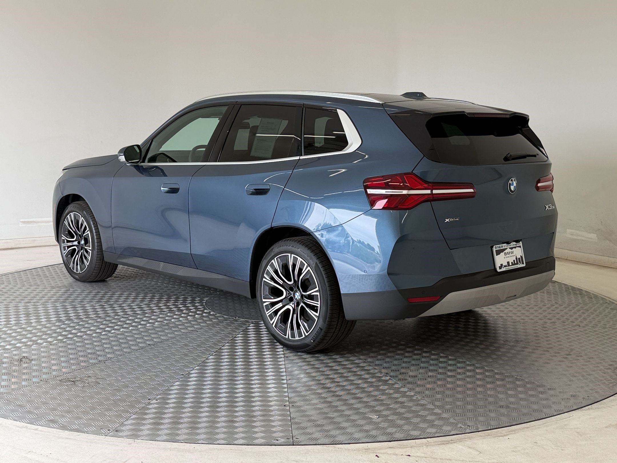 Certified 2025 BMW X3 xDrive30i w/ Premium Package AWD/4WD image 3