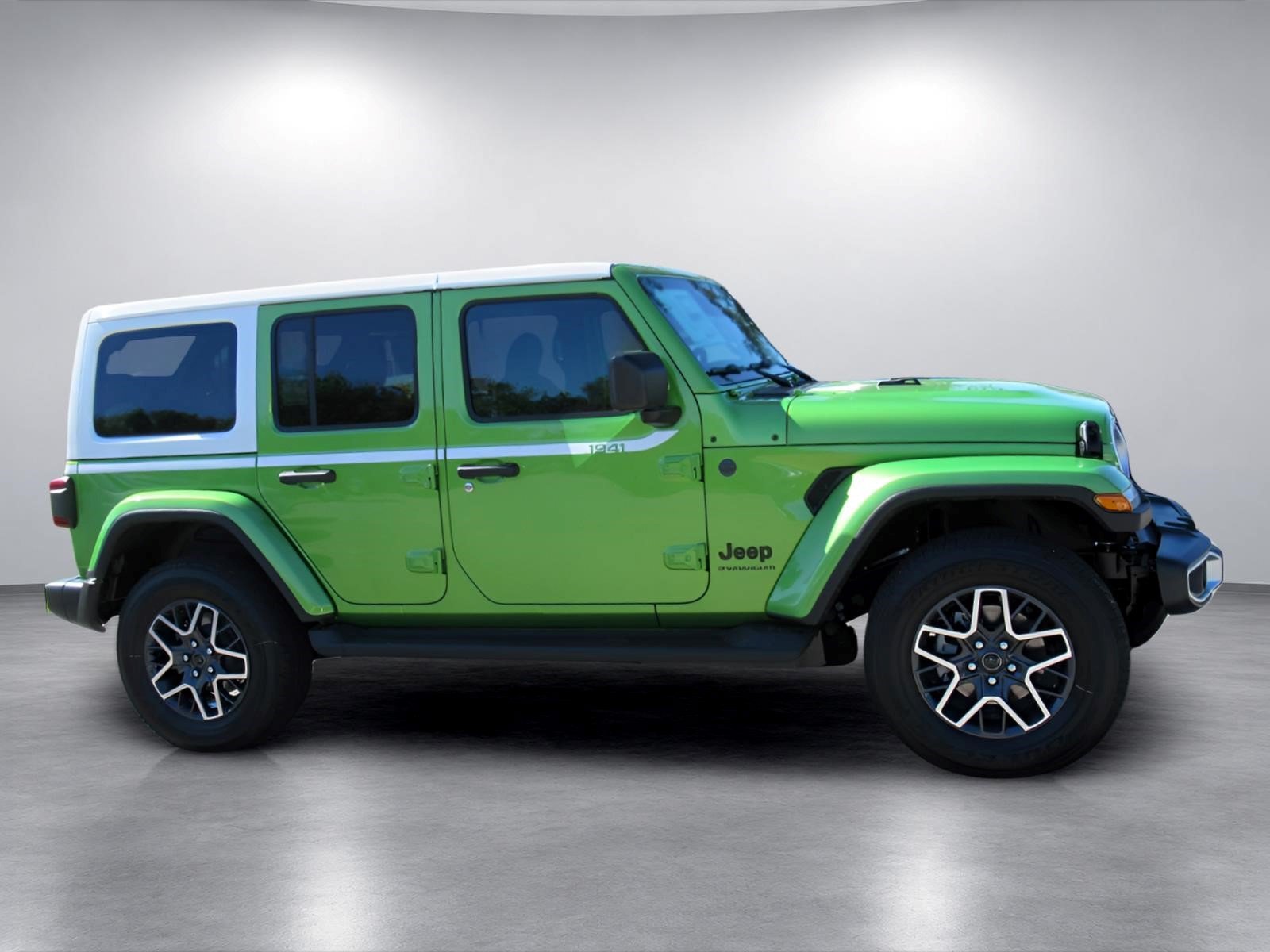 New 2026 Jeep Wrangler Unlimited Sahara w/ Whitecap Package AWD/4WD image 2