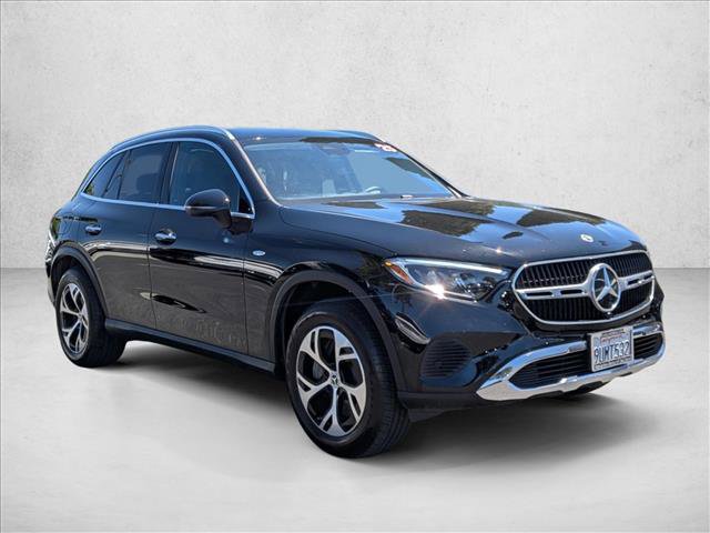 Used 2025 Mercedes-Benz GLC 350e 4MATIC image 3