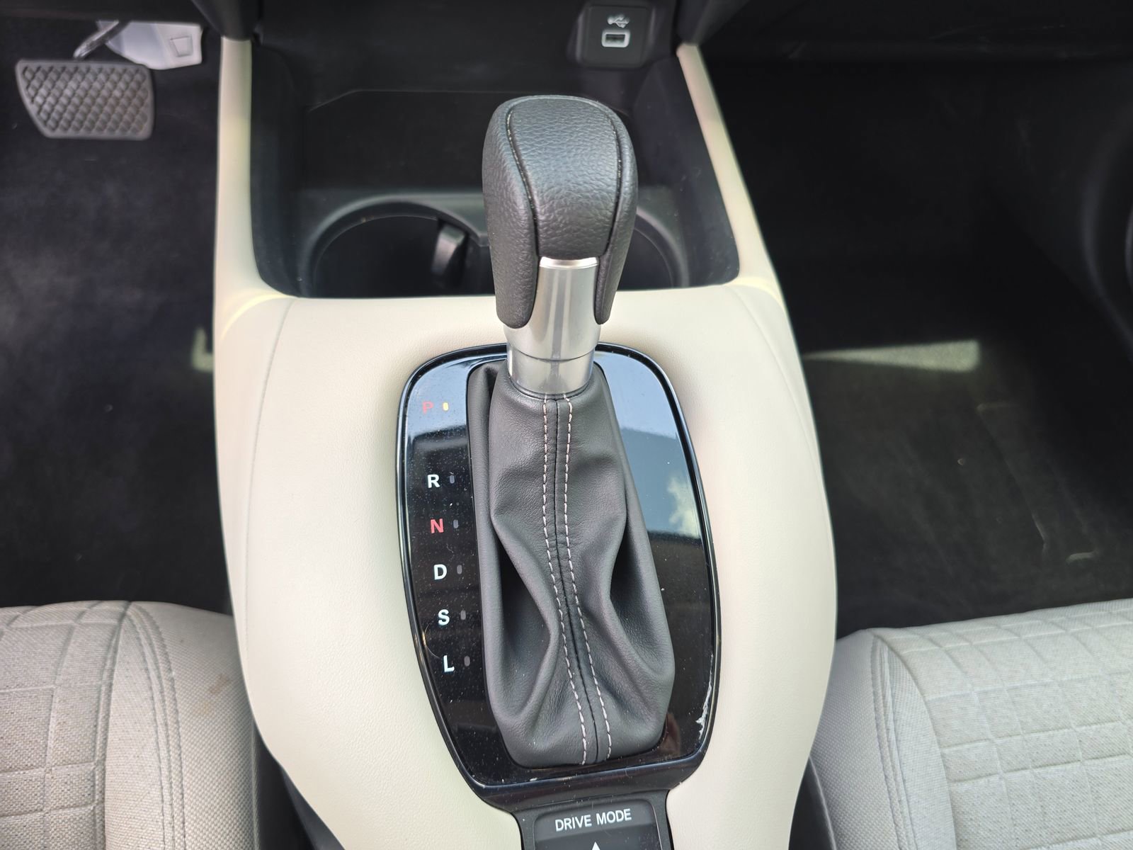 Certified 2025 Honda HR-V LX image 18