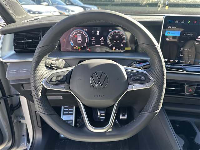 New 2026 Volkswagen Tiguan SE R-Line image 14