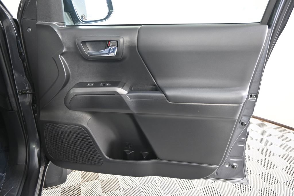 Used 2023 Toyota Tacoma TRD Off-Road AWD/4WD image 13
