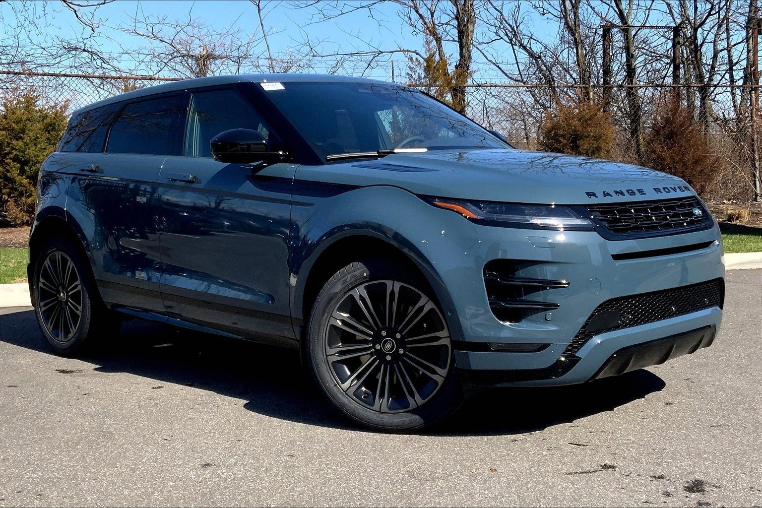 New 2026 Land Rover Range Rover Evoque Dynamic SE image 2