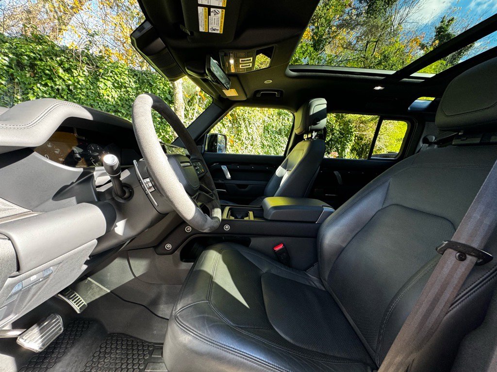 Used 2024 Land Rover Defender 110 V8 image 9