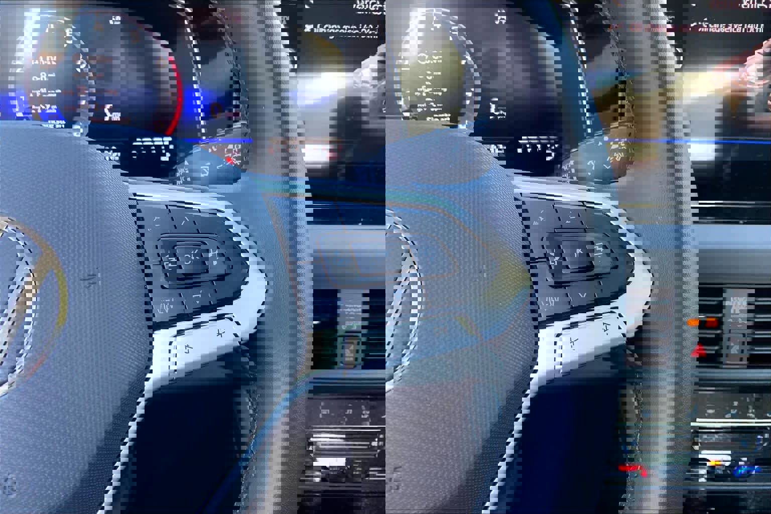 Used 2025 Volkswagen Jetta SE image 25