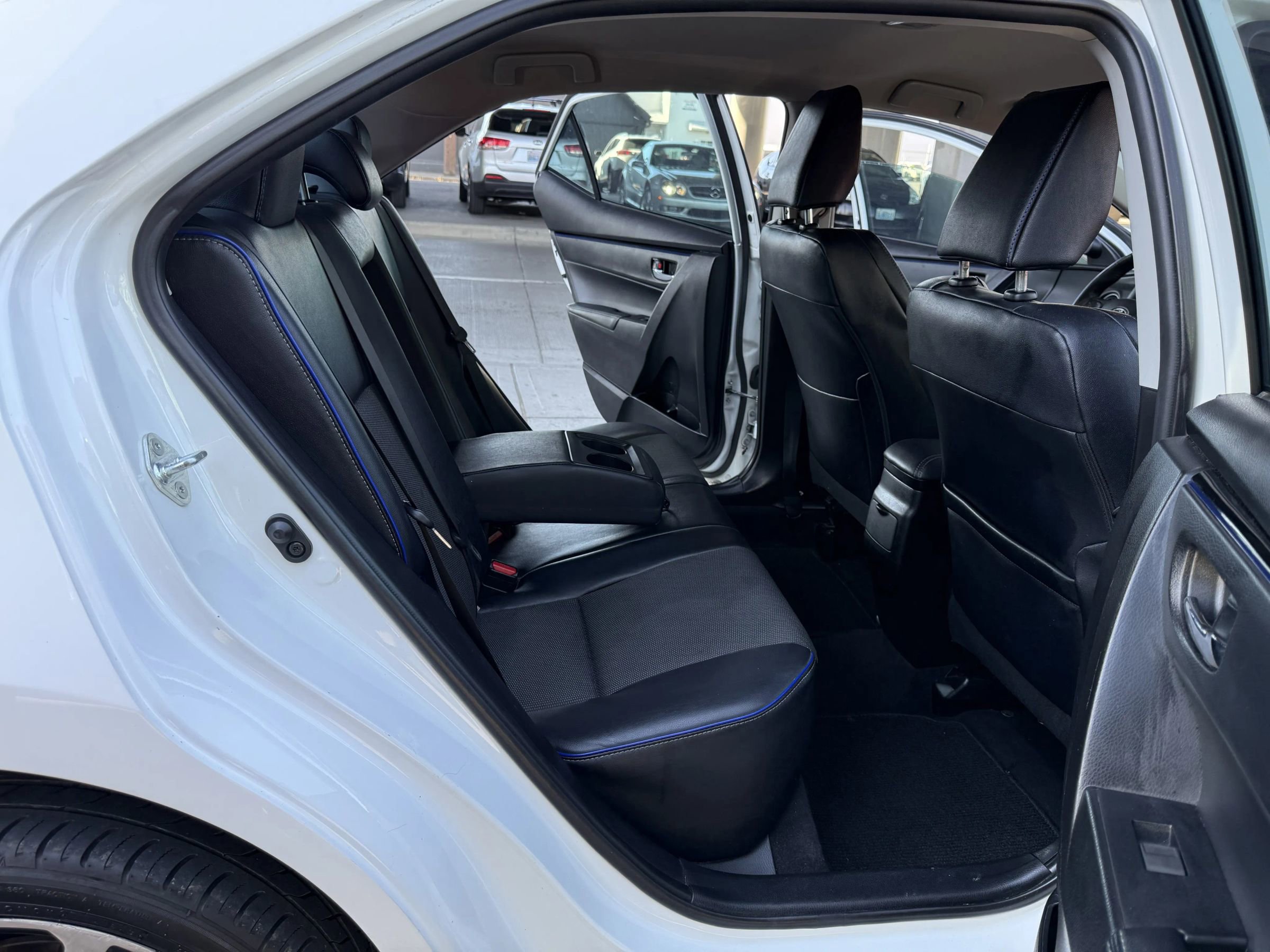 Used 2017 Toyota Corolla SE image 18