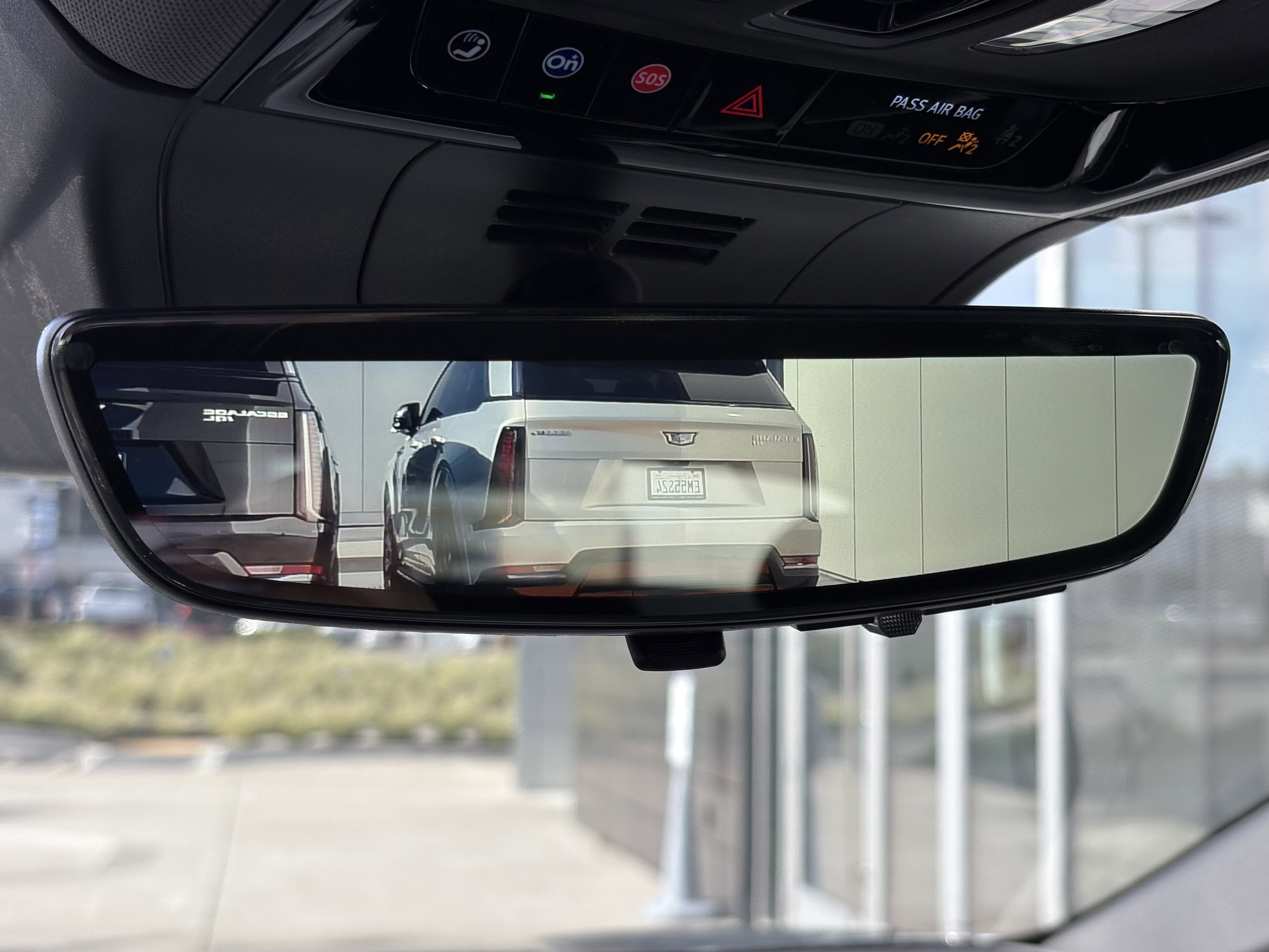 New 2025 Cadillac Optiq Sport 1 image 32