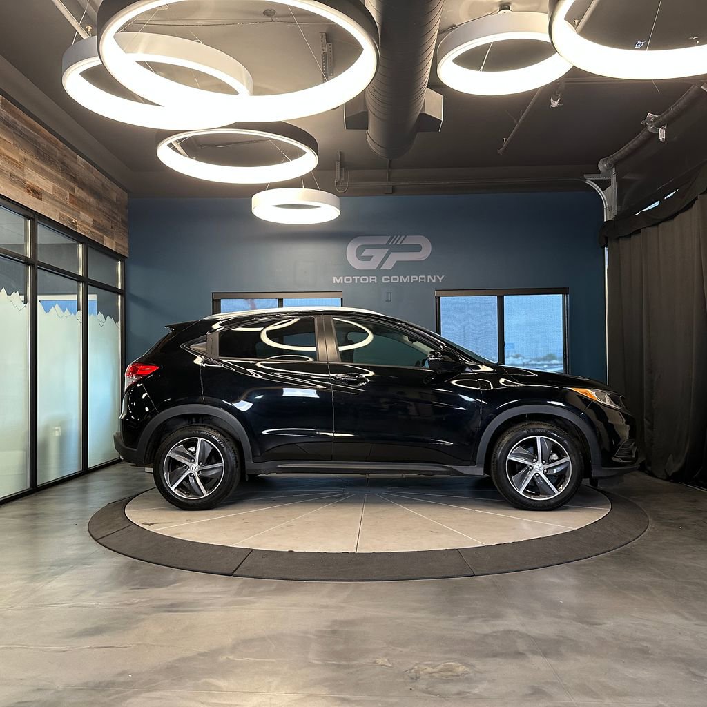 Used 2022 Honda HR-V EX image 2