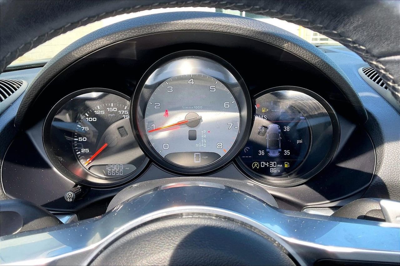 Used 2019 Porsche 718 Boxster S RWD image 11