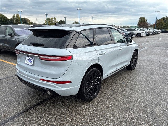 New 2025 Lincoln Corsair Reserve w/ Equipment Group 202A image 4