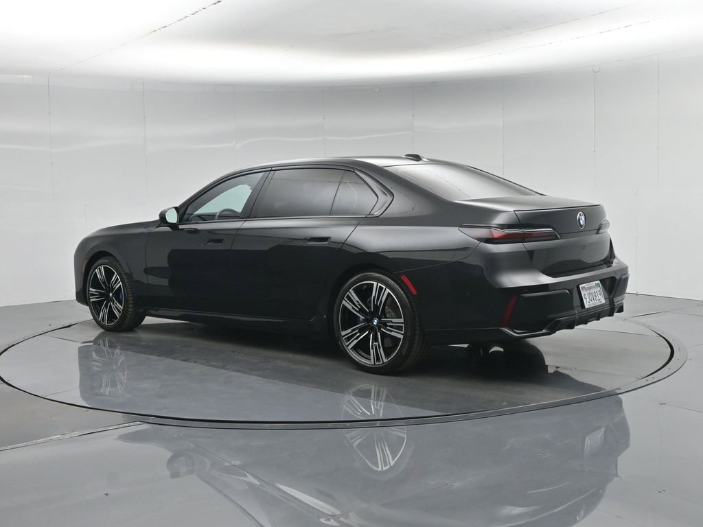Used 2023 BMW 740i w/ Parking Assistance Package image 25