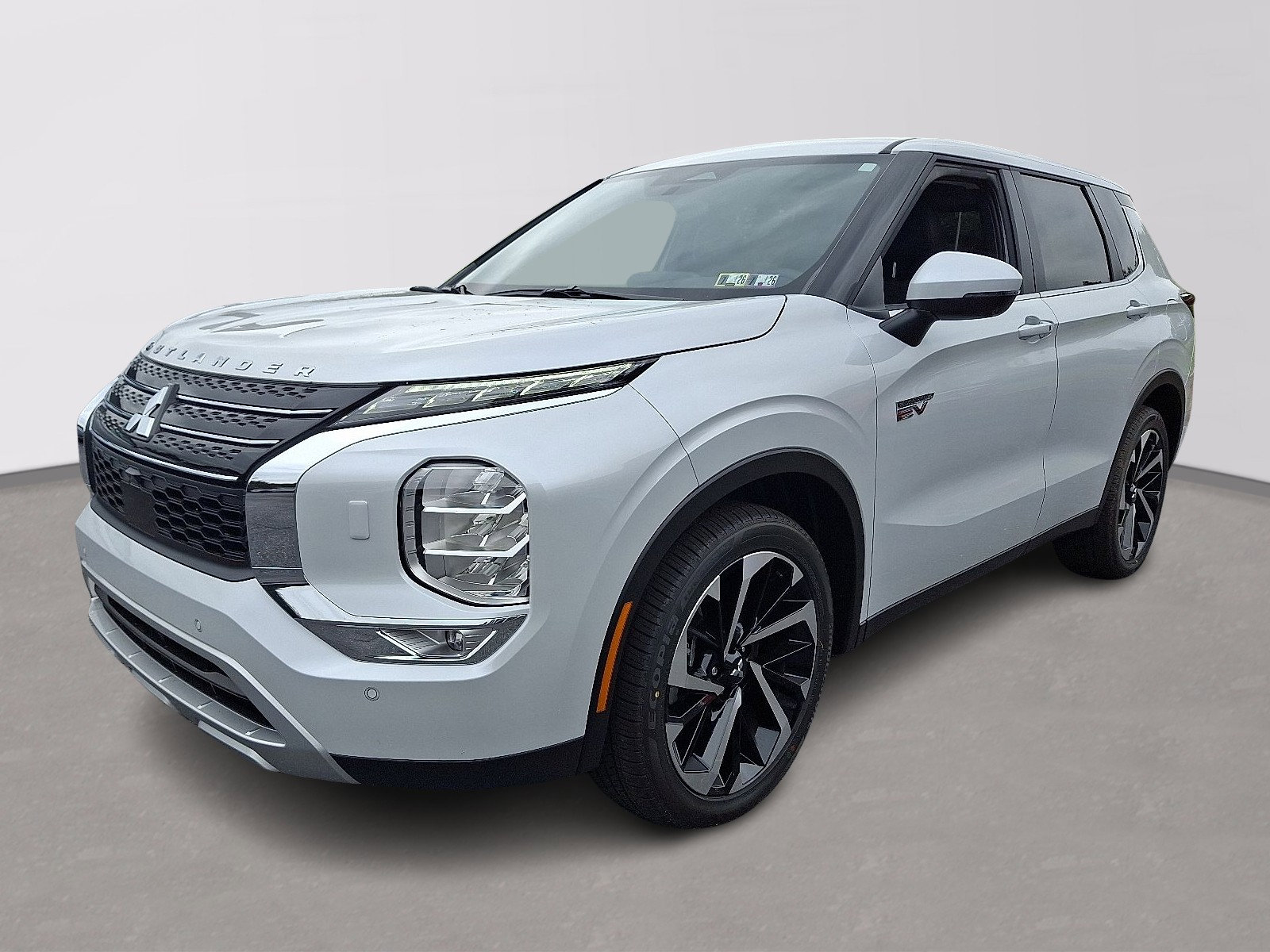 New 2025 Mitsubishi Outlander SE image 3