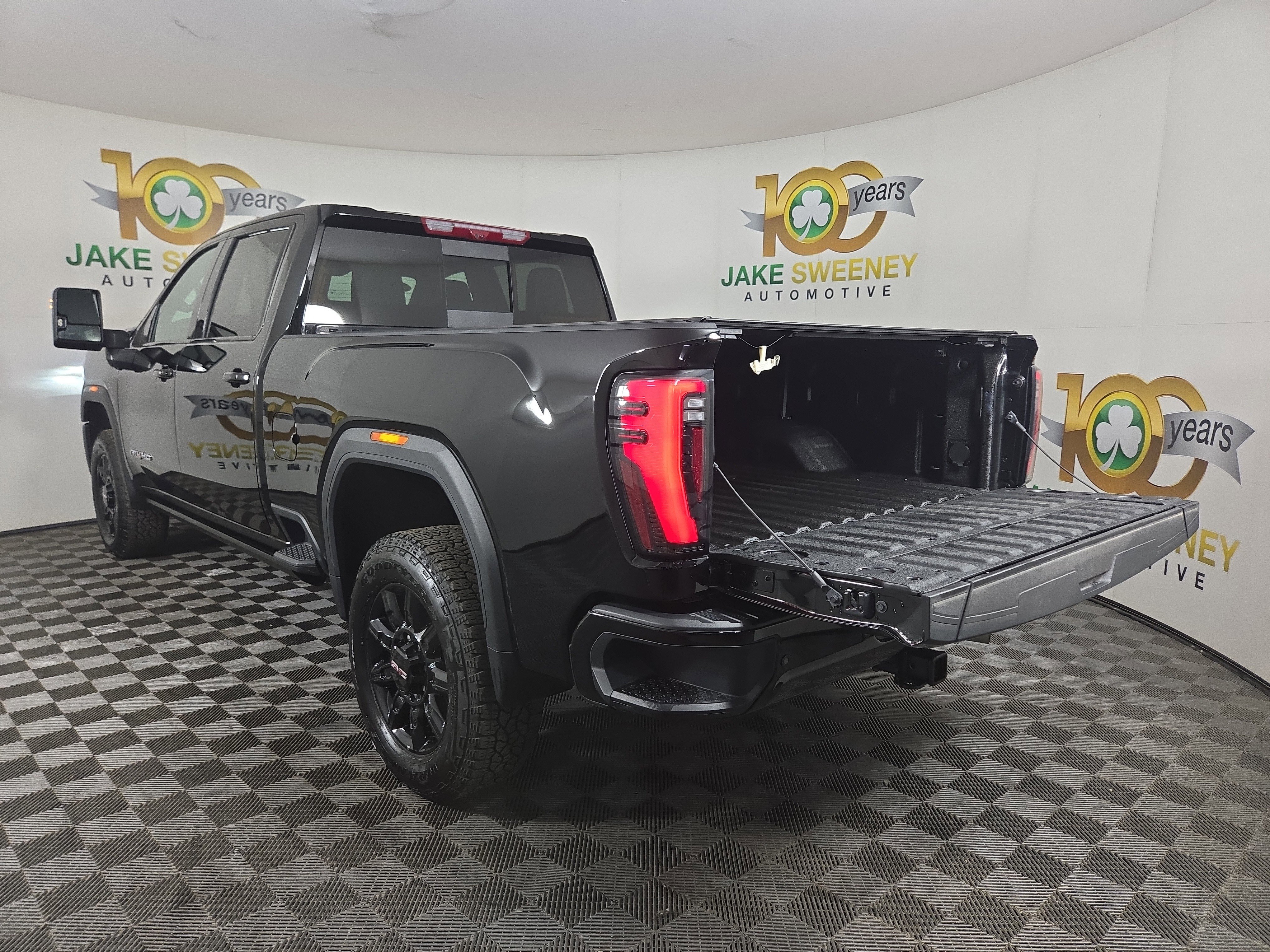 Certified 2025 GMC Sierra 2500 AT4 w/ Technology Package image 30