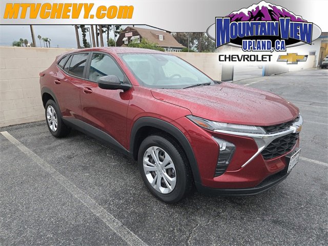 Used 2024 Chevrolet Trax LS image 1