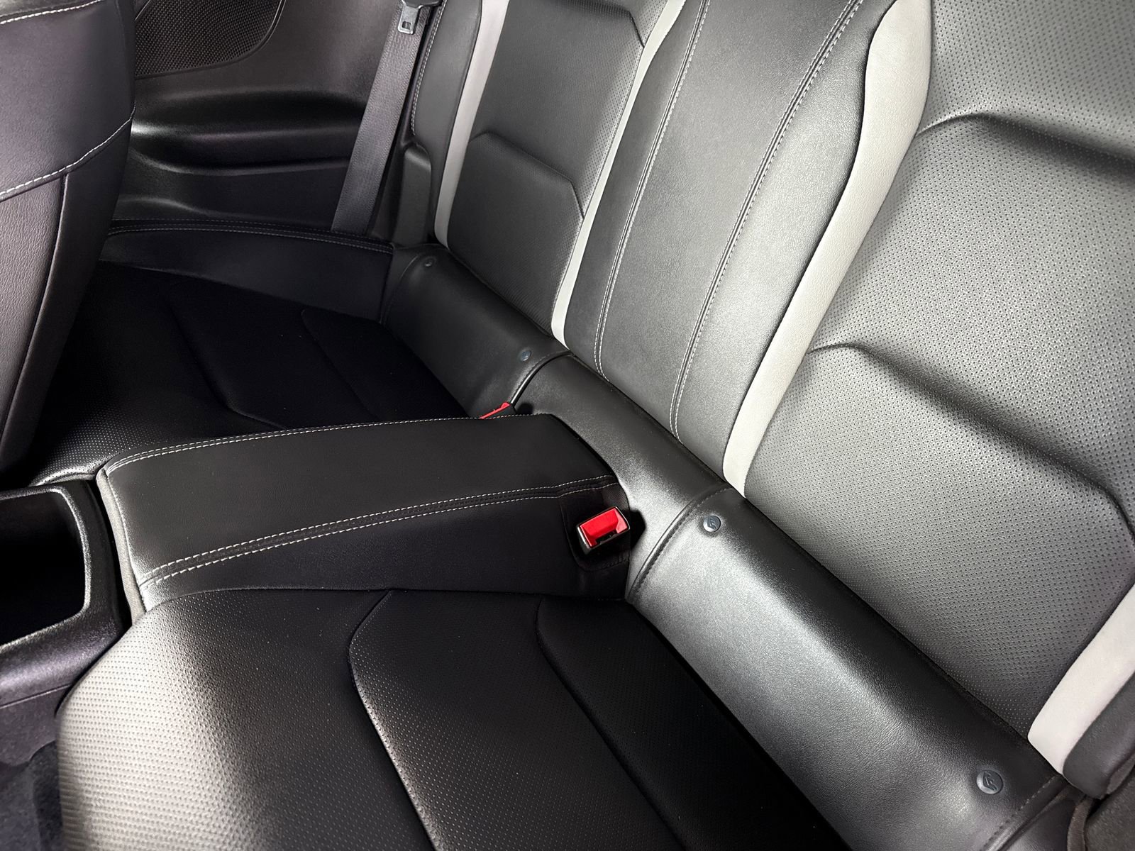 Used 2018 Chevrolet Camaro SS RWD image 25