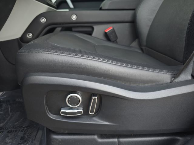 Certified 2024 Land Rover Defender 130 X-Dynamic SE image 33