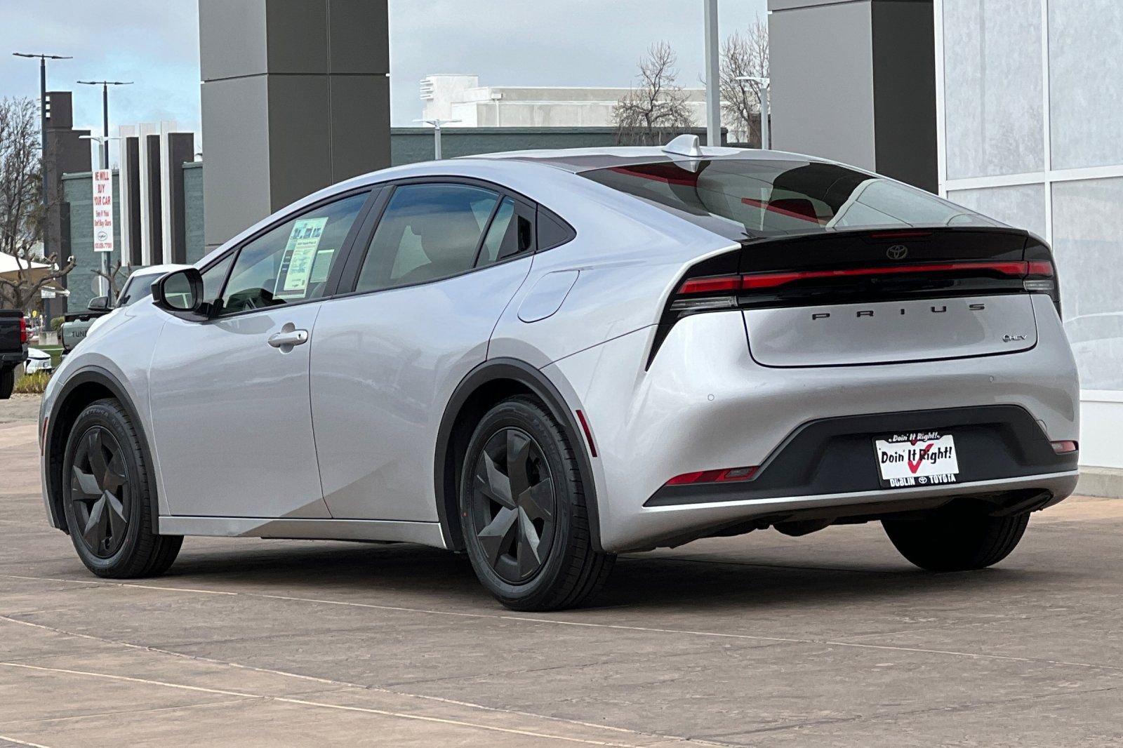 Used 2024 Toyota Prius LE image 6