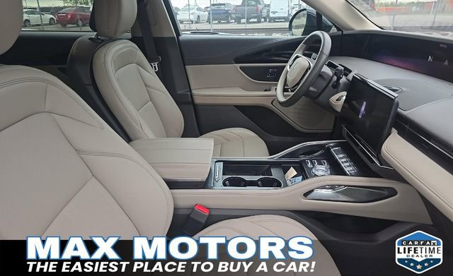 Used 2024 Lincoln Nautilus Premier AWD/4WD image 10