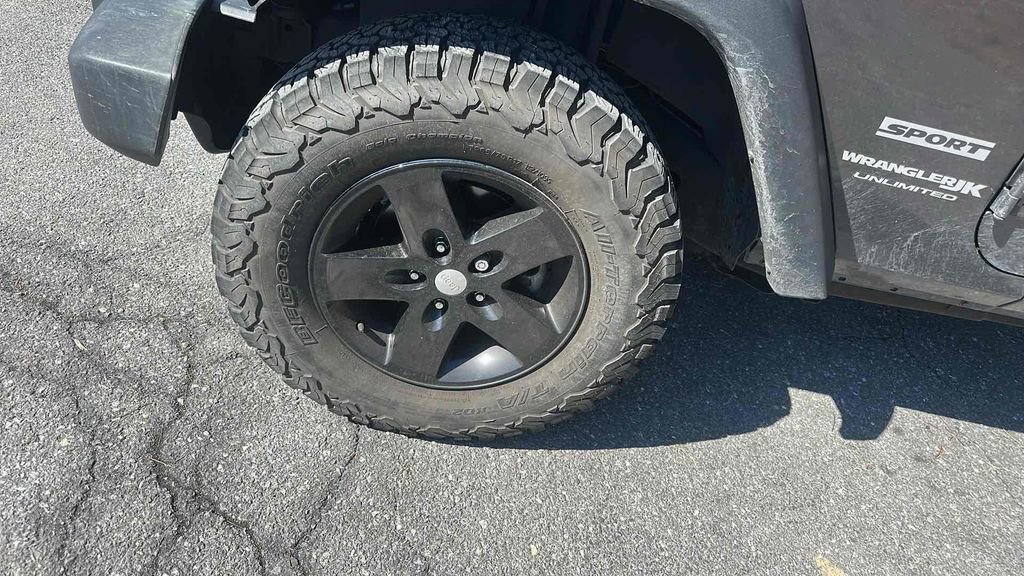 Used 2018 Jeep Wrangler Unlimited Sport S image 10