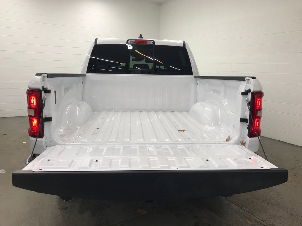 New 2026 RAM 1500 4x4 Crew Cab image 34