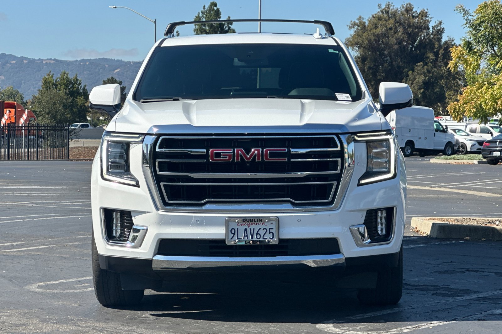 Used 2024 GMC Yukon XL SLT w/ SLT Luxury Package AWD/4WD image 9