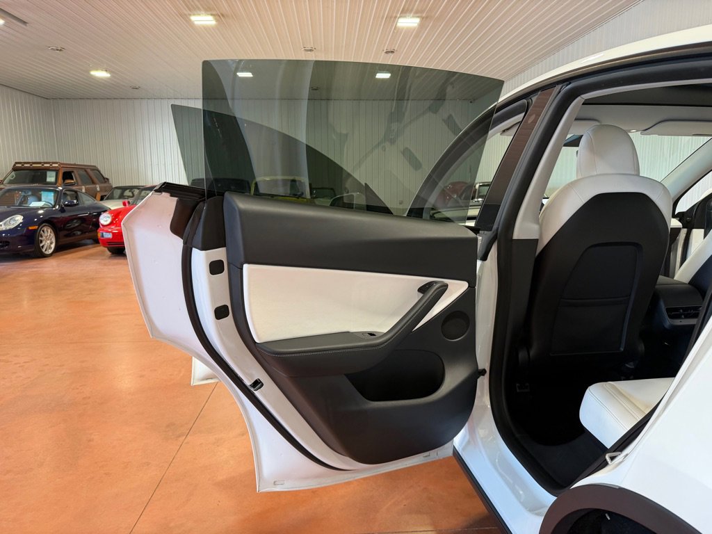 Used 2020 Tesla Model Y Long Range AWD/4WD image 20