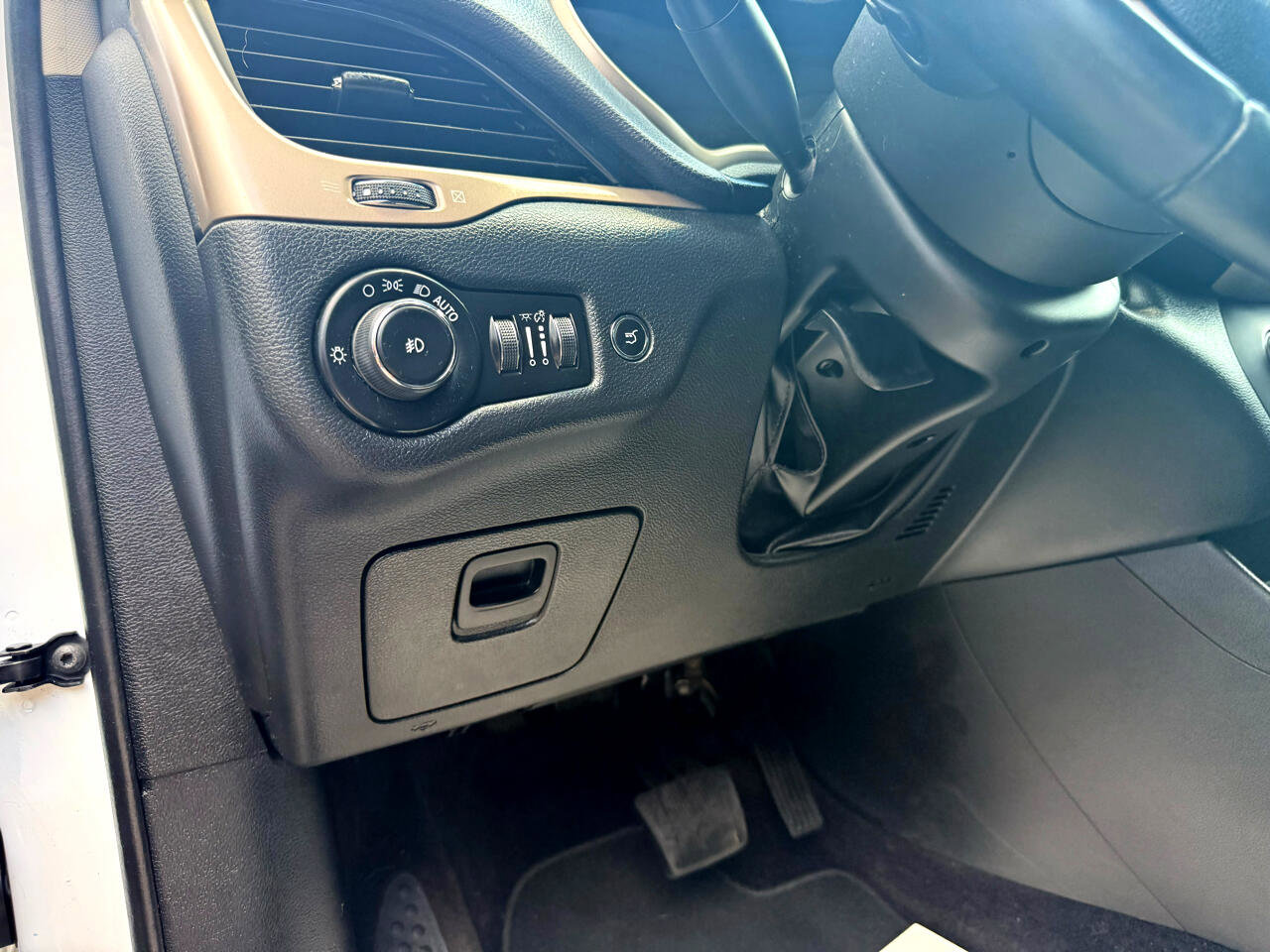 Used 2017 Jeep Cherokee High Altitude w/ Luxury Group image 31