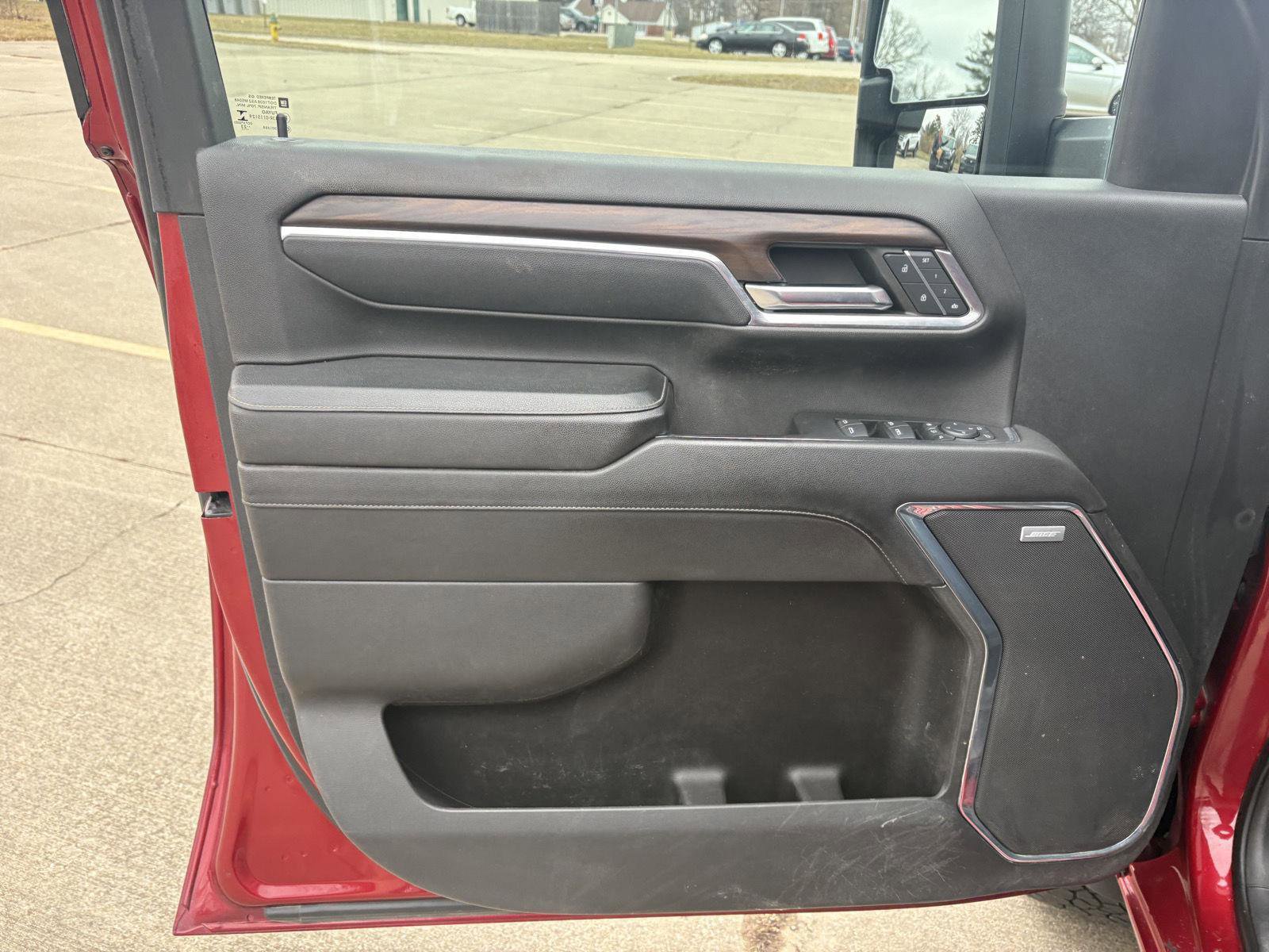 Used 2024 GMC Sierra 2500 SLT w/ SLT Premium Package image 3