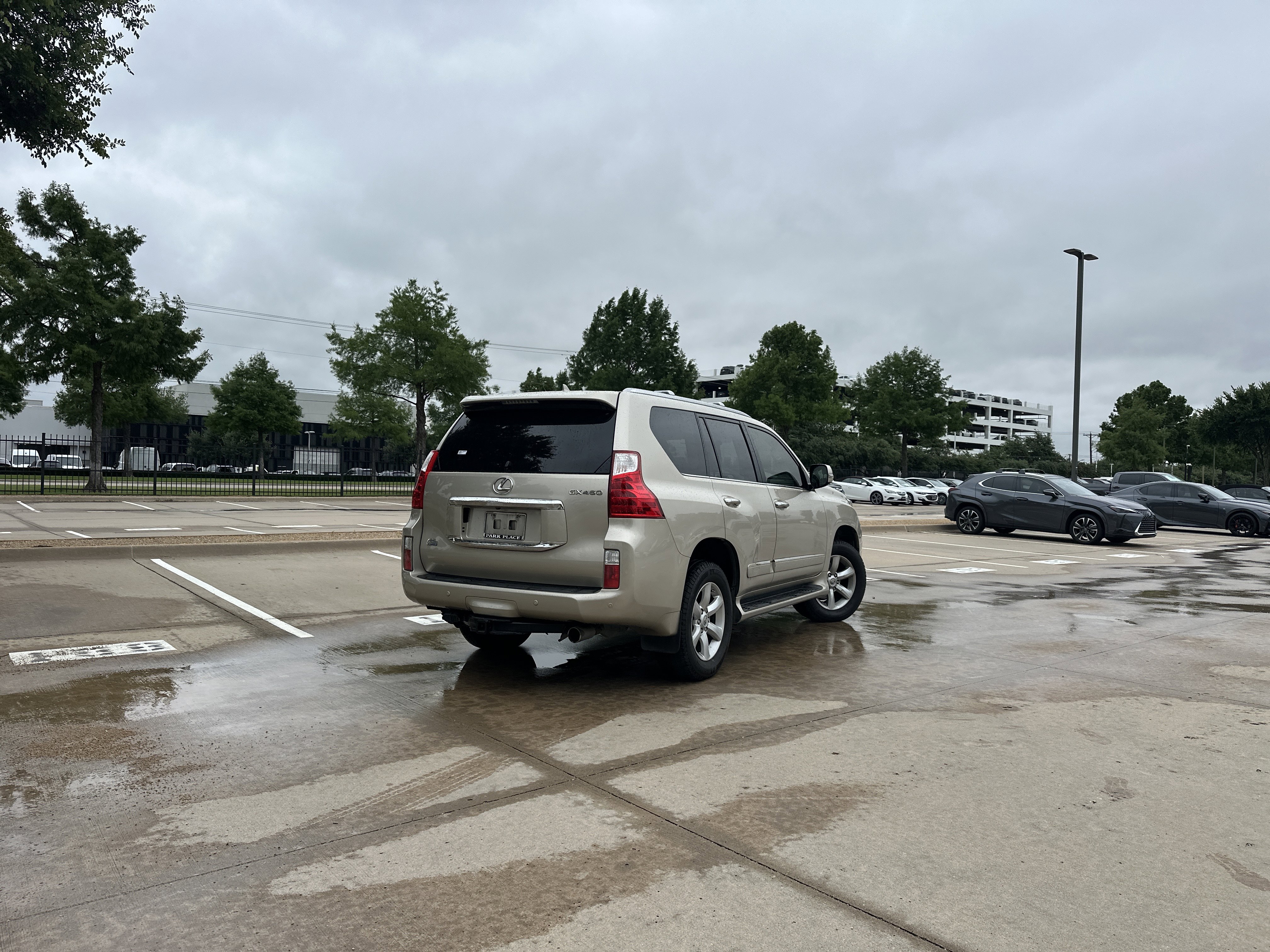 Used 2013 Lexus GX 460 w/ Comfort Plus Pkg AWD/4WD image 2