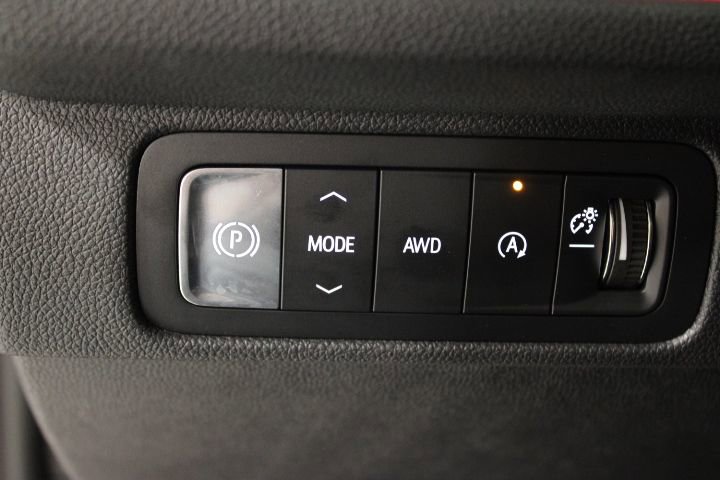 Used 2024 Chevrolet Traverse RS image 39