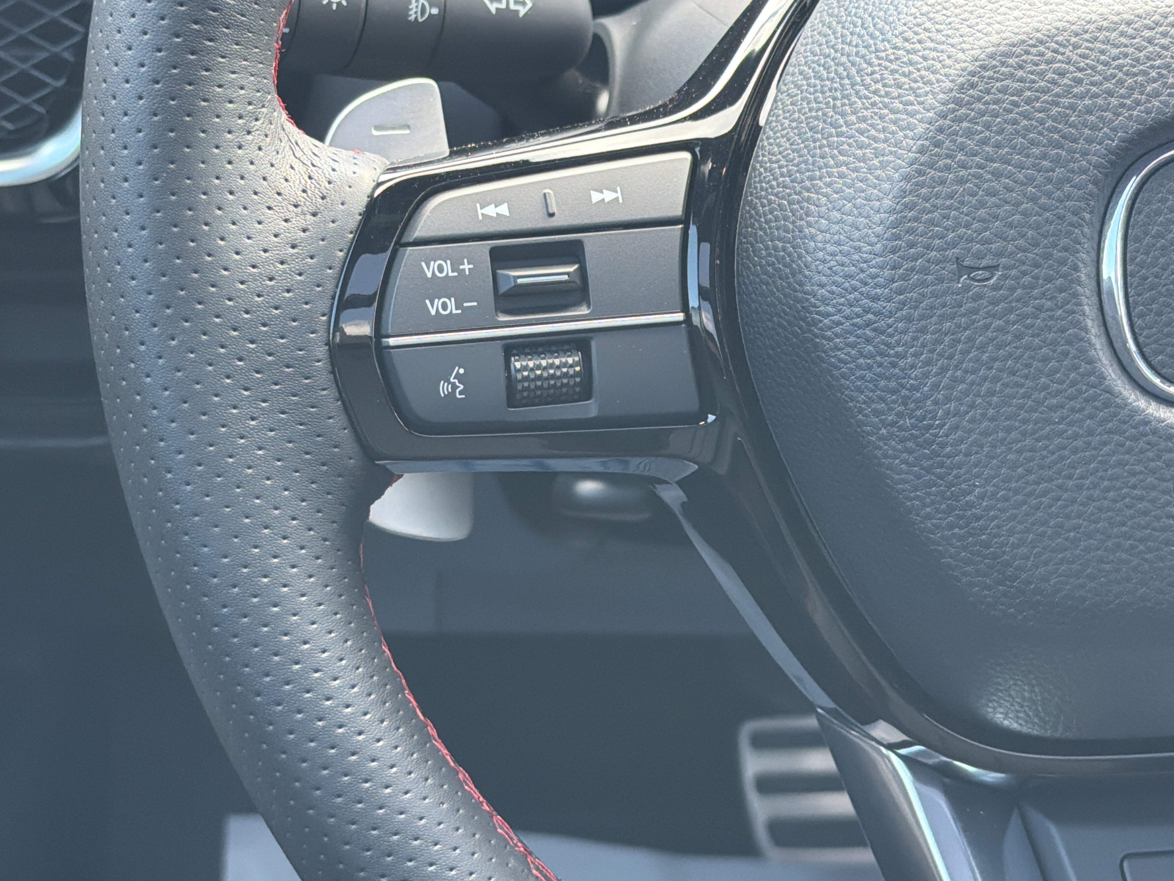 Certified 2025 Acura ADX A-Spec image 19