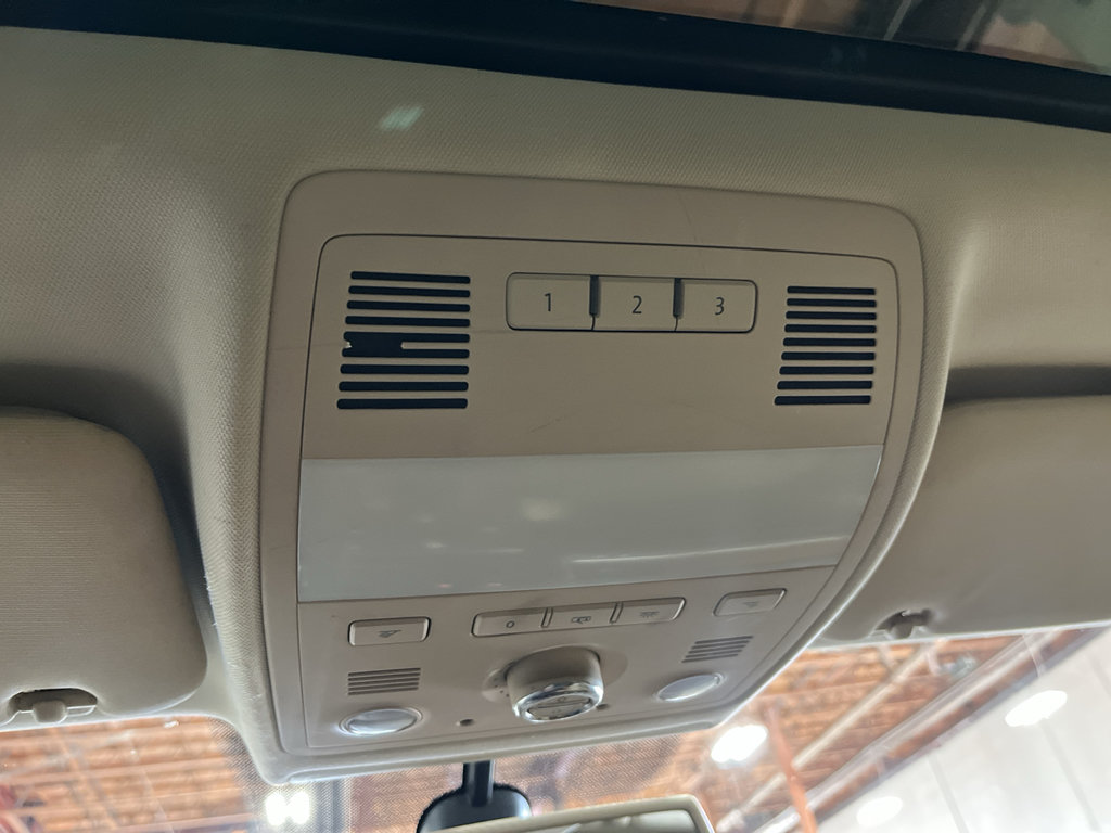 Used 2013 Volkswagen Touareg VR6 AWD/4WD image 36