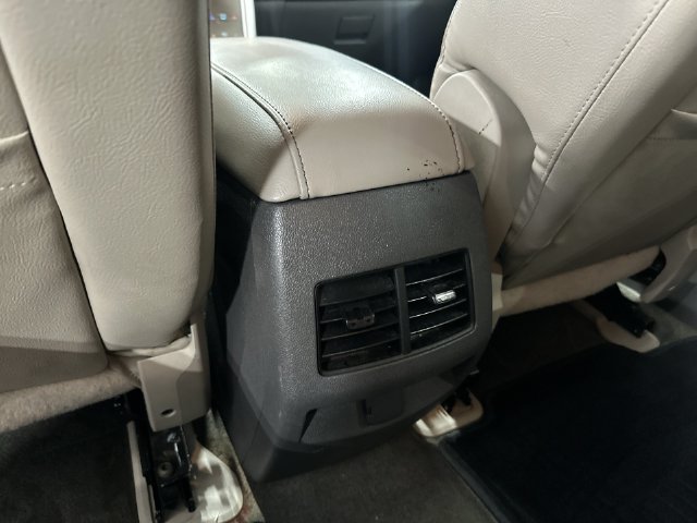 Used 2013 Ford Edge SEL FWD image 31