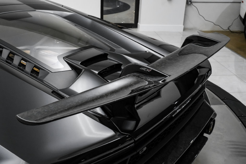 Used 2018 Lamborghini Huracan Performante AWD/4WD image 45