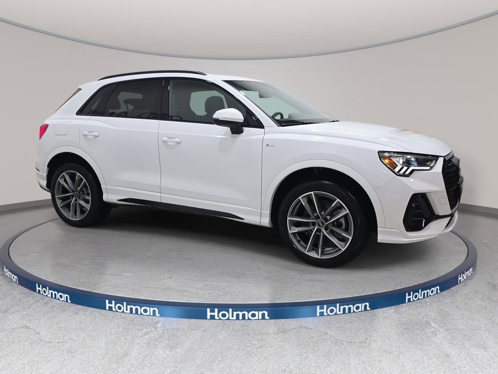 Used 2025 Audi Q3 2.0T Premium w/ Convenience Package AWD/4WD image 4