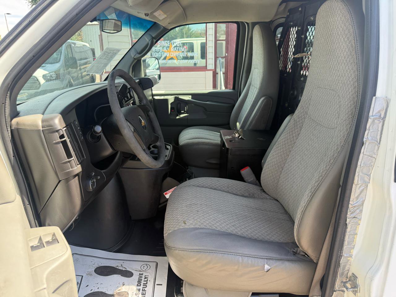 Used 2010 Chevrolet Express 2500 RWD image 11