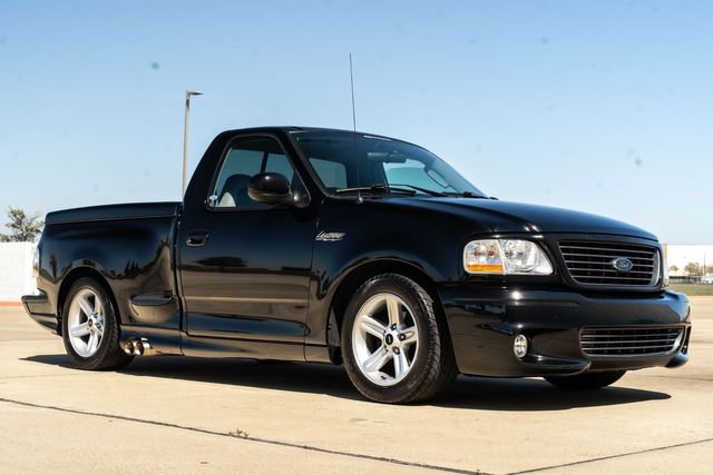 Used 2004 Ford F150 Lightning image 8