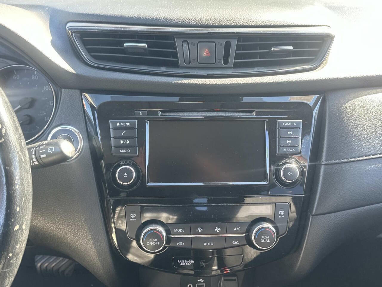 Used 2020 Nissan Rogue SV FWD image 15