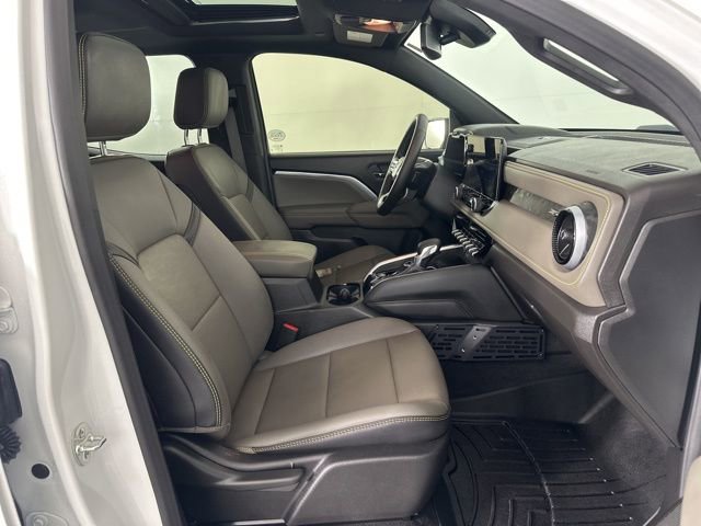 Used 2025 Chevrolet Colorado ZR2 w/ Midnight Edition image 14