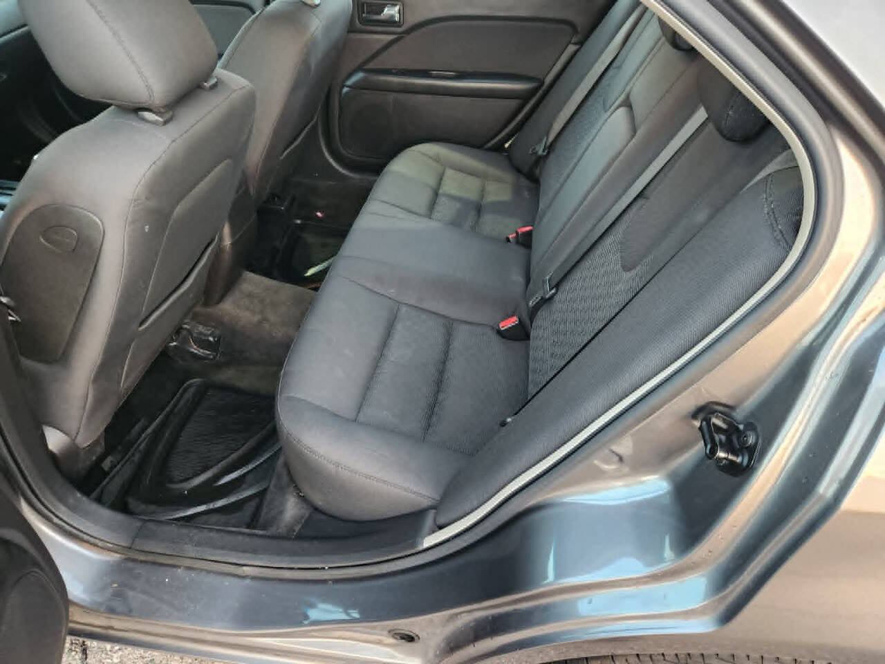 Used 2010 Ford Fusion SE FWD image 13
