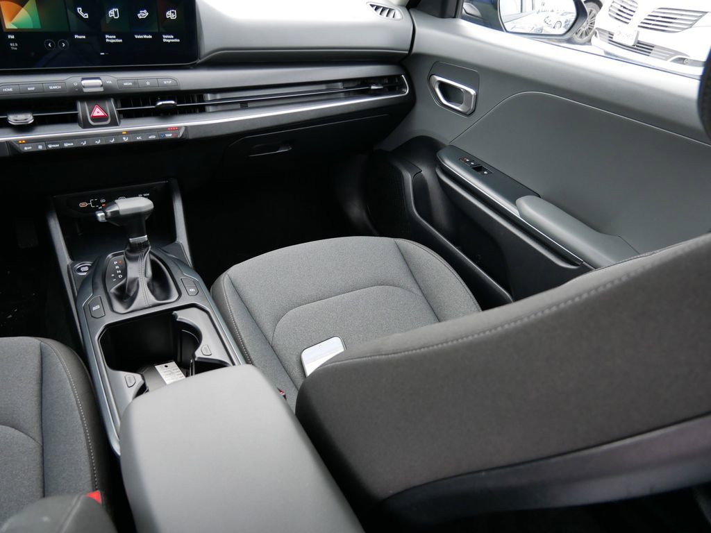 Used 2025 Kia K4 LXS image 15